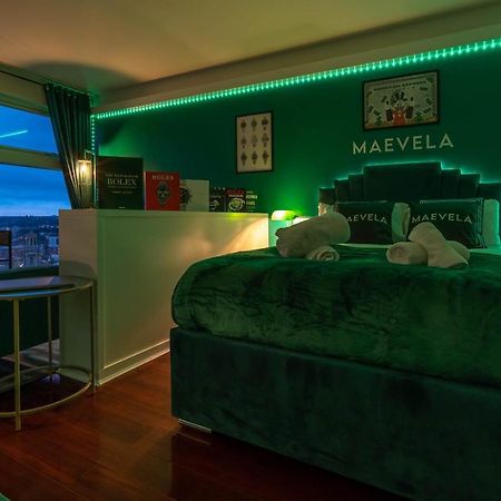 Maevela Apartments - Top Floor Rolex Themed Studio Apt Inside The Cube, Mailbox - Free Netflix & Wifi Birmingham Exterior photo
