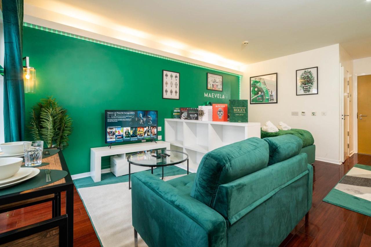 Maevela Apartments - Top Floor Rolex Themed Studio Apt Inside The Cube, Mailbox - Free Netflix & Wifi Birmingham Exterior photo