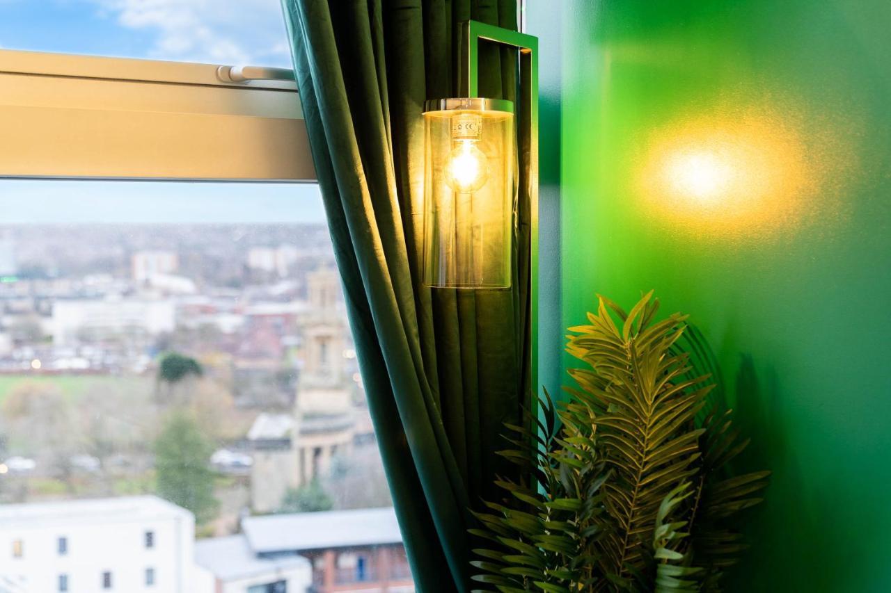 Maevela Apartments - Top Floor Rolex Themed Studio Apt Inside The Cube, Mailbox - Free Netflix & Wifi Birmingham Exterior photo